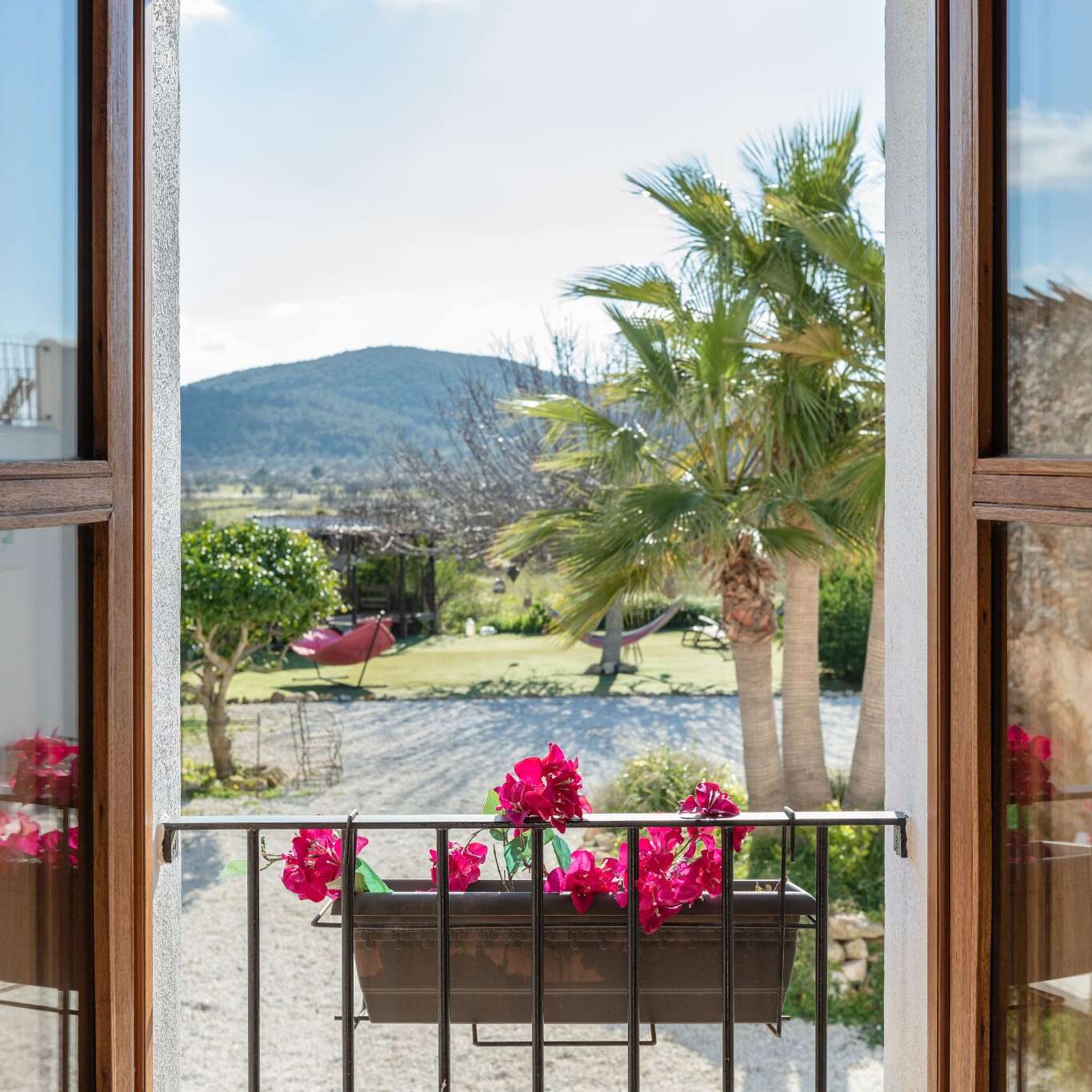 21ea2921-8f0e-4125-b37e-91bd50bb3c44